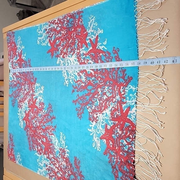 Lilly Pulitzer Murfee Scarf "Coral Cascade" Pattern.  Cashmere Silk Blend. - Picture 4 of 6